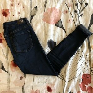 Dark Wash American Eagle Hi-Rise Jegging